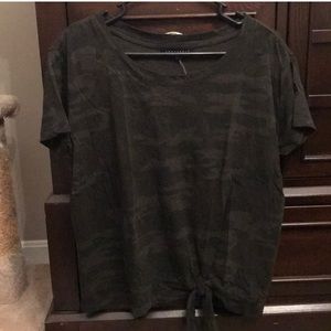 Sanctuary camo tee size small